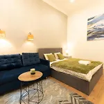 Superior N\' Cozy Mozsar 6 Suite In The Heart Of Budapest
