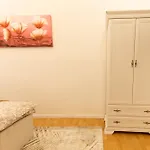 Superior N\' Cozy Mozsar 6 Suite In The Heart Of Budapest